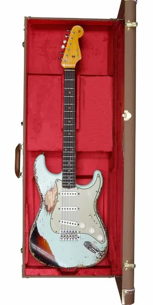 Fender 61 Strat SHR Aged Surf G 3TSB edestä