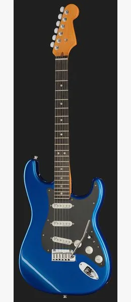 Fender Am Ultra II Strat EB NBL, yksityiskohta 2