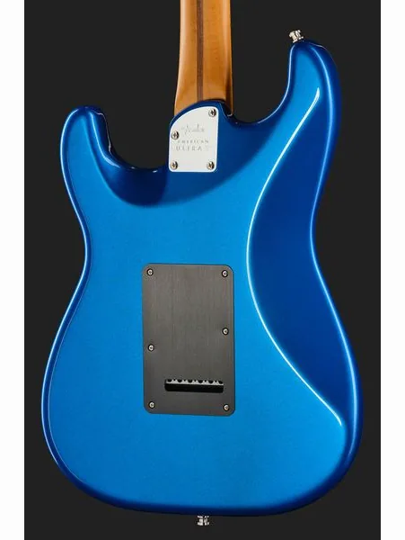 Fender Am Ultra II Strat HSS EB NBL, yksityiskohta 5