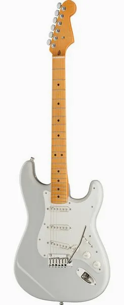 Fender Am Ultra II Strat MN AVL edestä