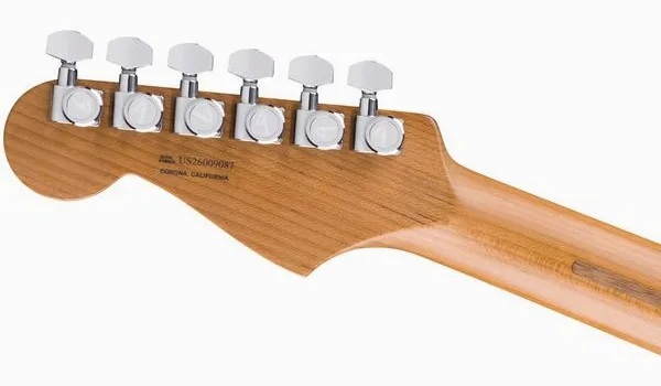 Fender LTD Am Ultra Strat NAT HSS, yksityiskohta 5