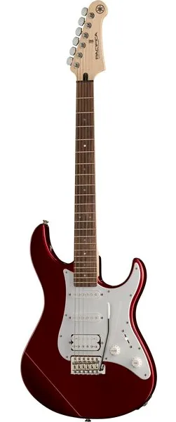 Yamaha Pacifica 112J RM edestä