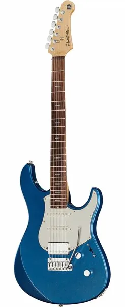 Yamaha Pacifica Standard Plus SPB RF edestä